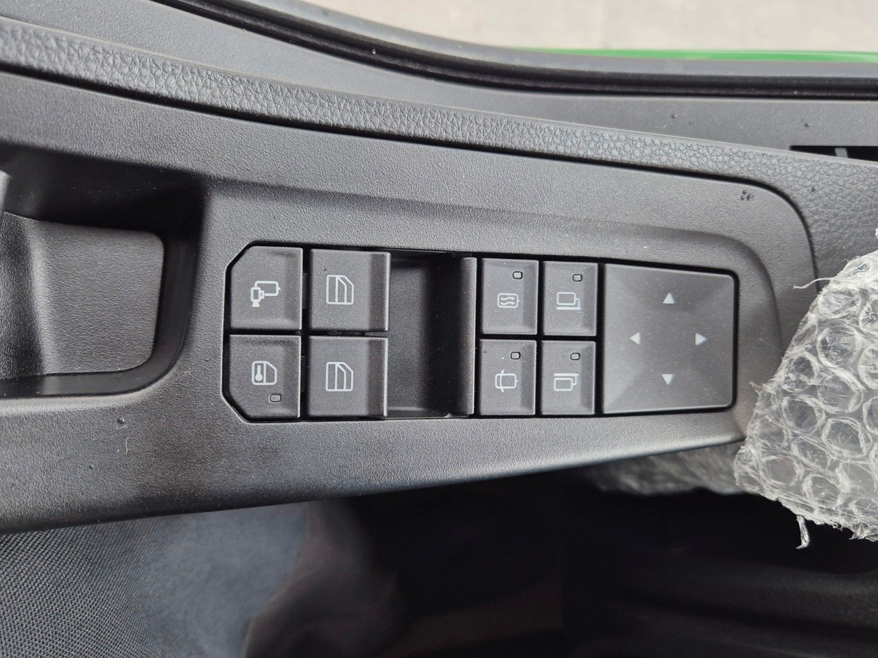 Istovarivač Iveco AT300X54Z HR OFF Bordmatik AHK Intarder: slika 27 Istovarivač Iveco AT300X54Z HR OFF Bordmatik AHK Intarder: slika 27