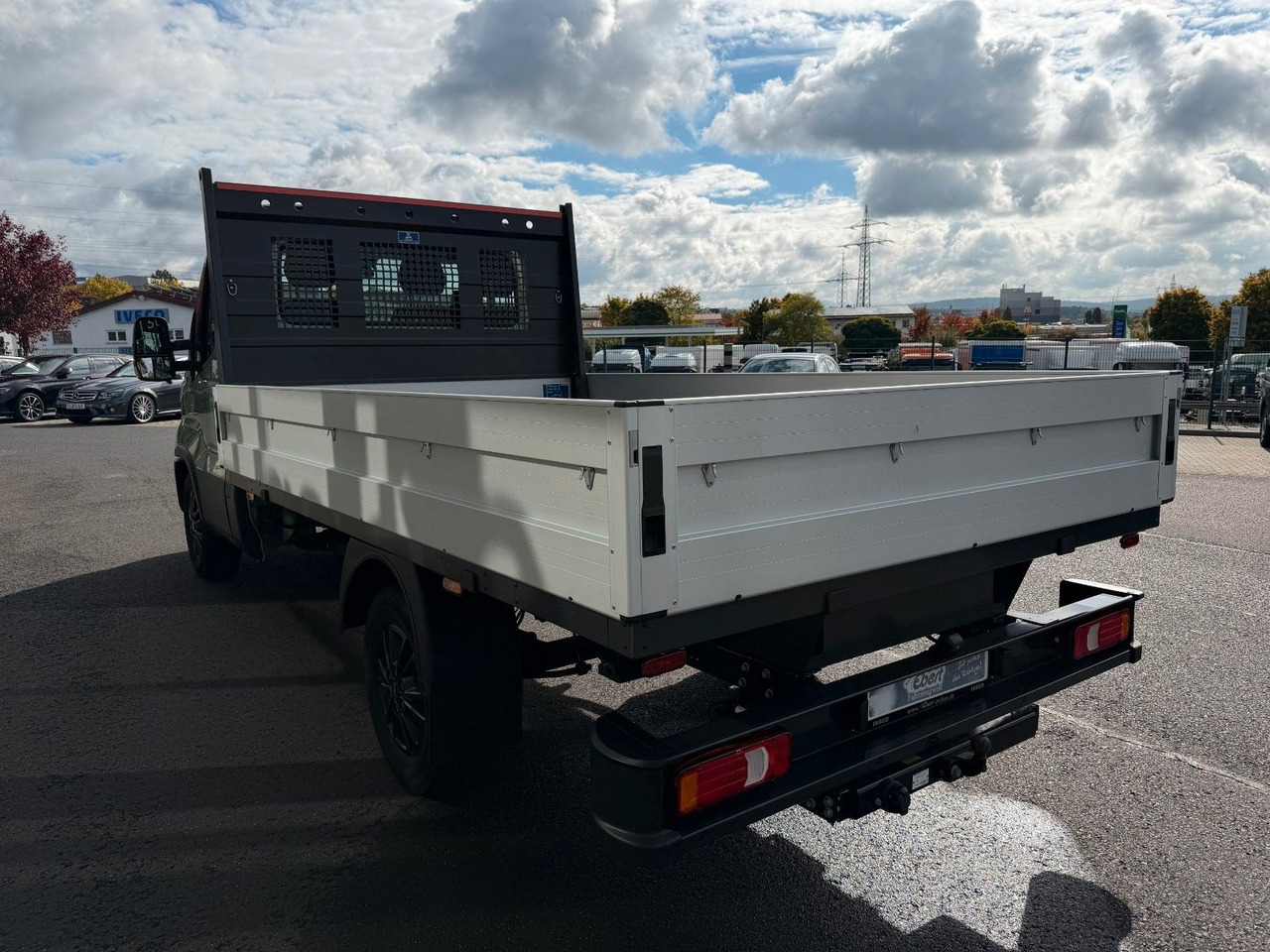 Iveco Daily 35S14 A8 Pritsche *R.3450mm*AHK*Automatik - Dostavno vozilo s ravnom platformom: slika 4 Iveco Daily 35S14 A8 Pritsche *R.3450mm*AHK*Automatik - Dostavno vozilo s ravnom platformom: slika 4