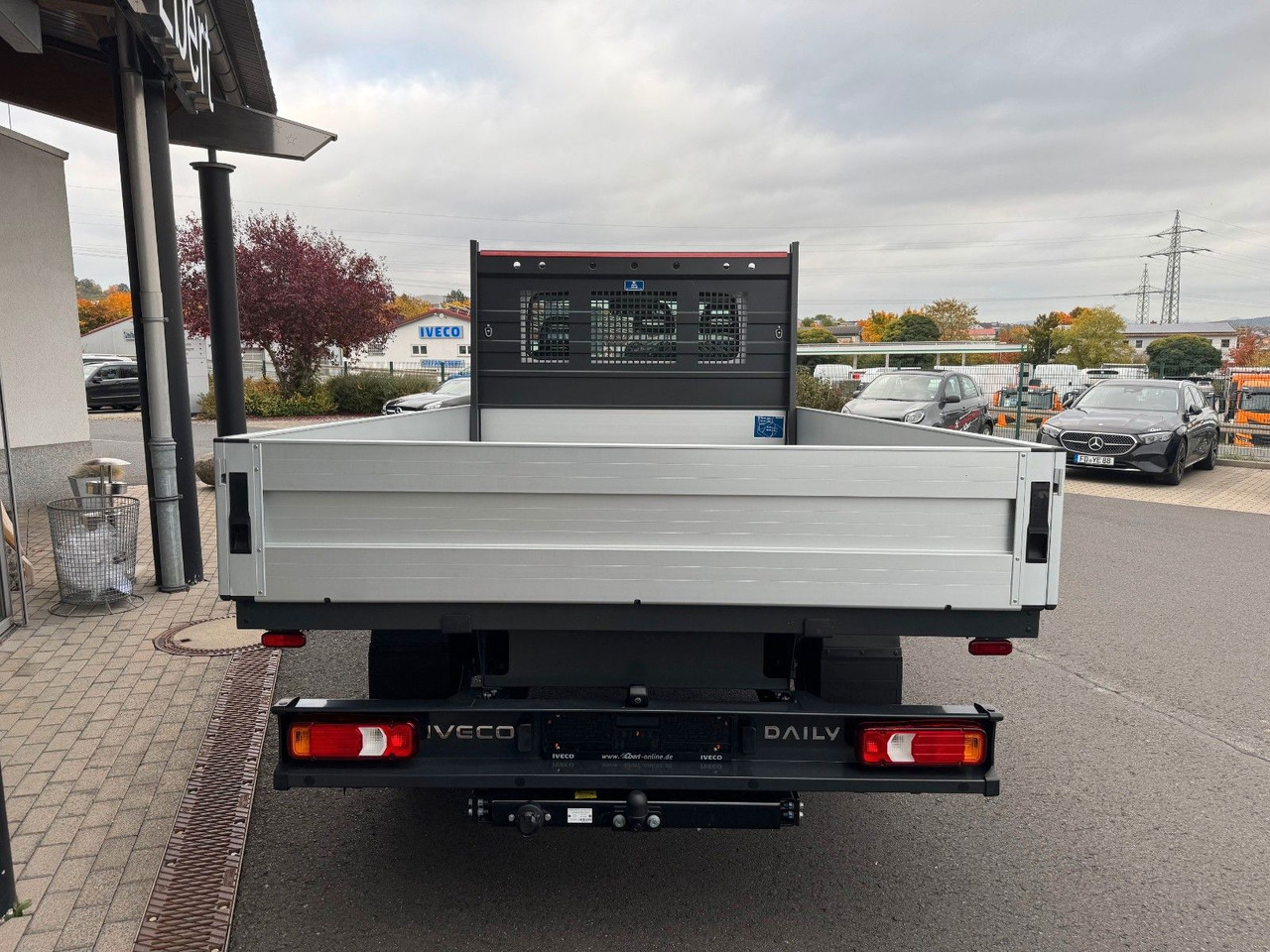 Iveco Daily 35S16 A8 *R3.450mm*Automatik*AHK*Kamera* - Dostavno vozilo s ravnom platformom: slika 5 Iveco Daily 35S16 A8 *R3.450mm*Automatik*AHK*Kamera* - Dostavno vozilo s ravnom platformom: slika 5