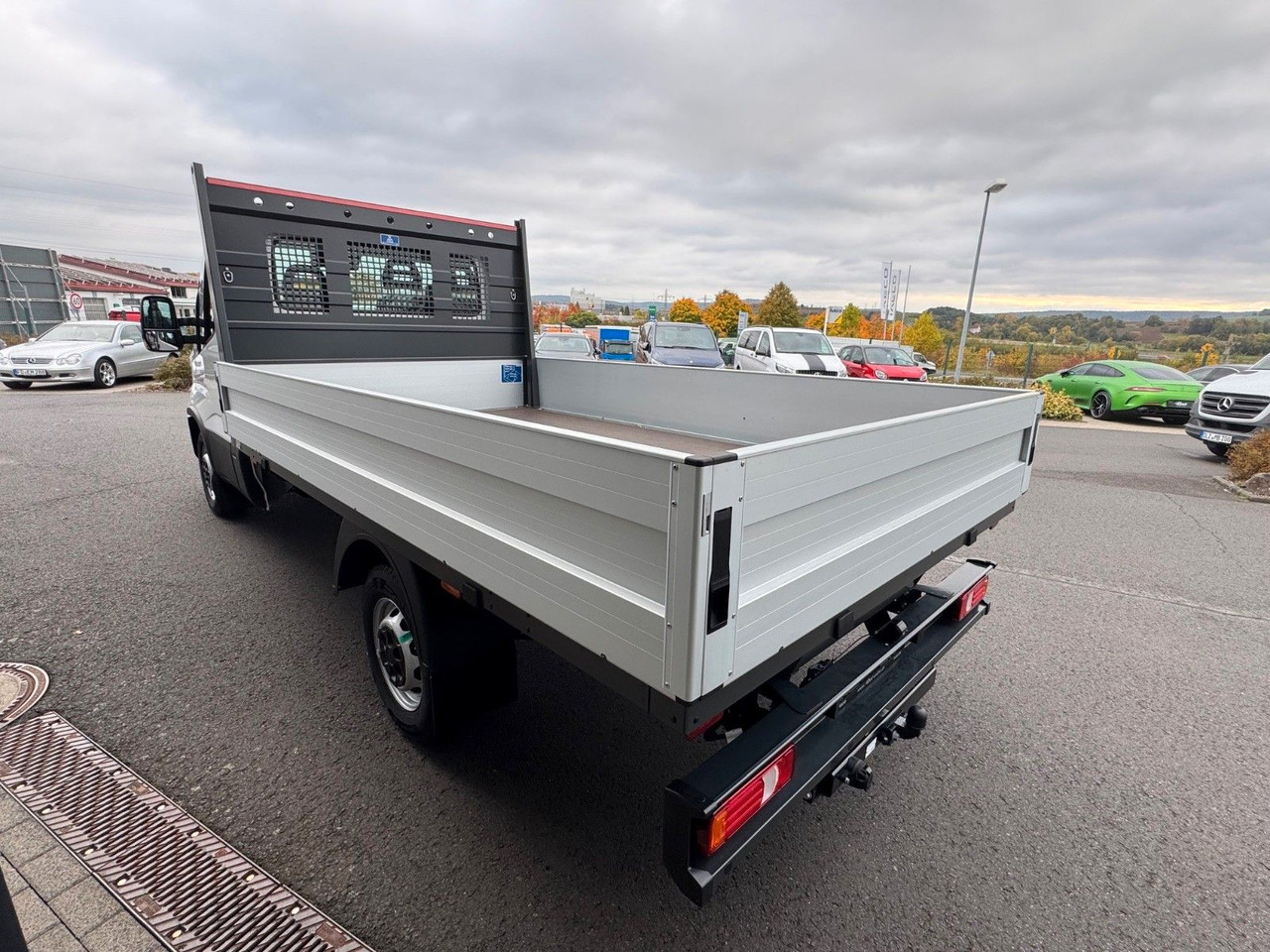 Iveco Daily 35S16 A8 *R3.450mm*Automatik*AHK*Kamera* - Dostavno vozilo s ravnom platformom: slika 4 Iveco Daily 35S16 A8 *R3.450mm*Automatik*AHK*Kamera* - Dostavno vozilo s ravnom platformom: slika 4