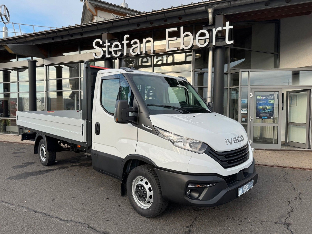 Iveco Daily 35S16 *R.3750mm*Automatik*AHK*Kamera* - Dostavno vozilo s ravnom platformom: slika 1 Iveco Daily 35S16 *R.3750mm*Automatik*AHK*Kamera* - Dostavno vozilo s ravnom platformom: slika 1