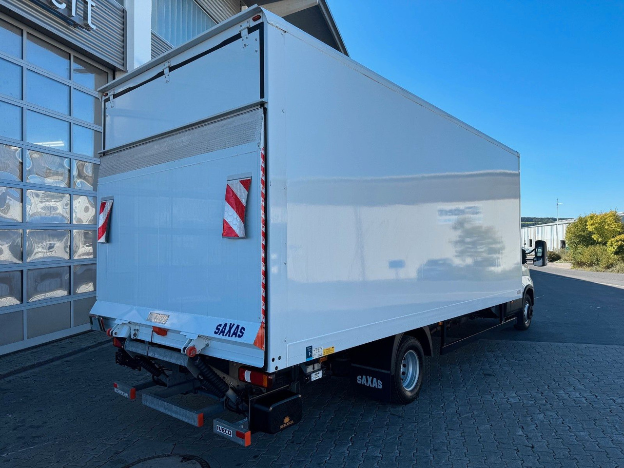 Iveco Daily 70C18 A8 *Koffer*LBW*Automatik* - Dostavno vozilo sa zatvorenim sandukom: slika 3 Iveco Daily 70C18 A8 *Koffer*LBW*Automatik* - Dostavno vozilo sa zatvorenim sandukom: slika 3