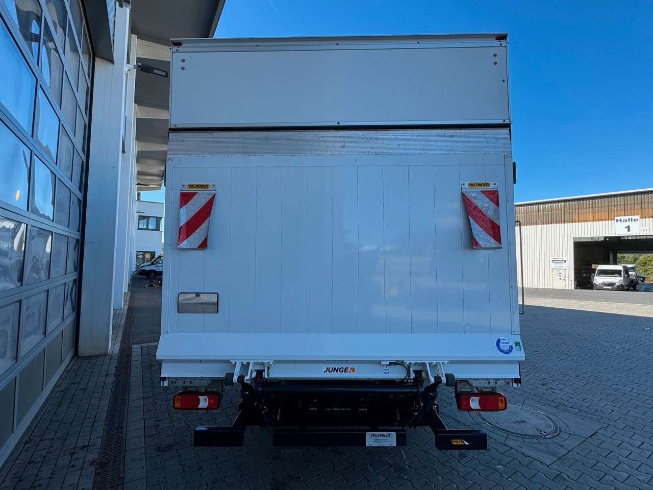 Iveco Daily 70C18 A8 *Koffer*LBW*Automatik* - Dostavno vozilo sa zatvorenim sandukom: slika 5 Iveco Daily 70C18 A8 *Koffer*LBW*Automatik* - Dostavno vozilo sa zatvorenim sandukom: slika 5
