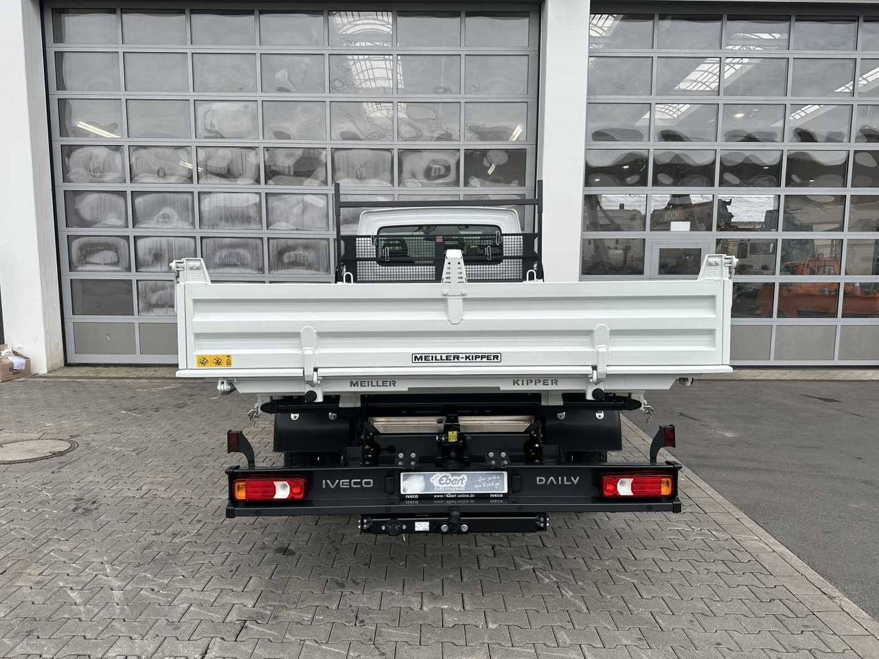 Iveco Daily 70C18H 3-S.-Kipper *R3.750mm*2xAHK* 4x - Dostavno vozilo kiper: slika 5 Iveco Daily 70C18H 3-S.-Kipper *R3.750mm*2xAHK* 4x - Dostavno vozilo kiper: slika 5
