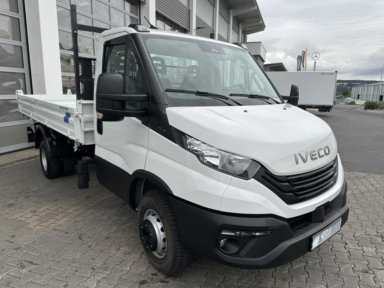 Iveco Daily 70C18H 3-S.-Kipper *R3.750mm*2xAHK* 4x - Dostavno vozilo kiper: slika 3 Iveco Daily 70C18H 3-S.-Kipper *R3.750mm*2xAHK* 4x - Dostavno vozilo kiper: slika 3