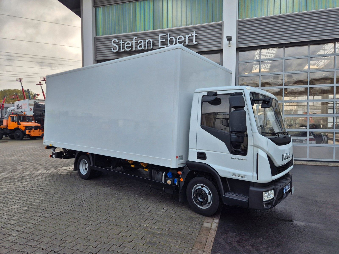 Iveco Eurocargo 75-210 Koffer LBW - Dostavno vozilo sa zatvorenim sandukom: slika 5 Iveco Eurocargo 75-210 Koffer LBW - Dostavno vozilo sa zatvorenim sandukom: slika 5