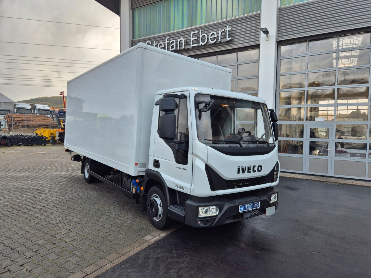 Iveco Eurocargo 75-210 Koffer LBW - Dostavno vozilo sa zatvorenim sandukom: slika 3 Iveco Eurocargo 75-210 Koffer LBW - Dostavno vozilo sa zatvorenim sandukom: slika 3