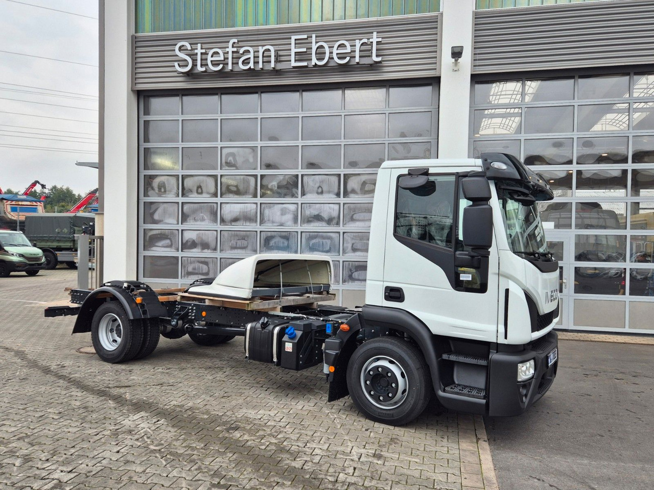 Iveco Eurocargo ML120E21/FP Spoiler Klima Xenon 3 St. - Kamion sa golom šasijom i zatvorenom kabinom: slika 5 Iveco Eurocargo ML120E21/FP Spoiler Klima Xenon 3 St. - Kamion sa golom šasijom i zatvorenom kabinom: slika 5