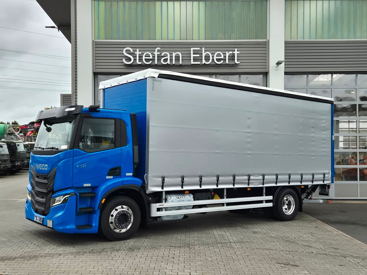Iveco S-Way AD190S40/P Curtainsider *MirrorCam*LBW* - Kamion sa ceradom: slika 4 Iveco S-Way AD190S40/P Curtainsider *MirrorCam*LBW* - Kamion sa ceradom: slika 4
