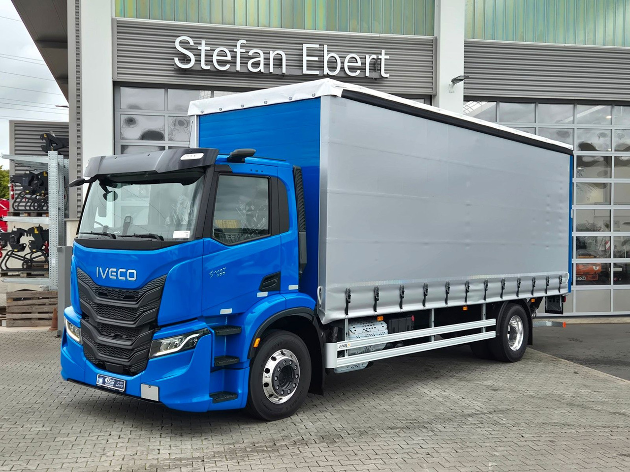 Iveco S-Way AD190S40/P Curtainsider *MirrorCam*LBW* - Kamion sa ceradom: slika 1 Iveco S-Way AD190S40/P Curtainsider *MirrorCam*LBW* - Kamion sa ceradom: slika 1