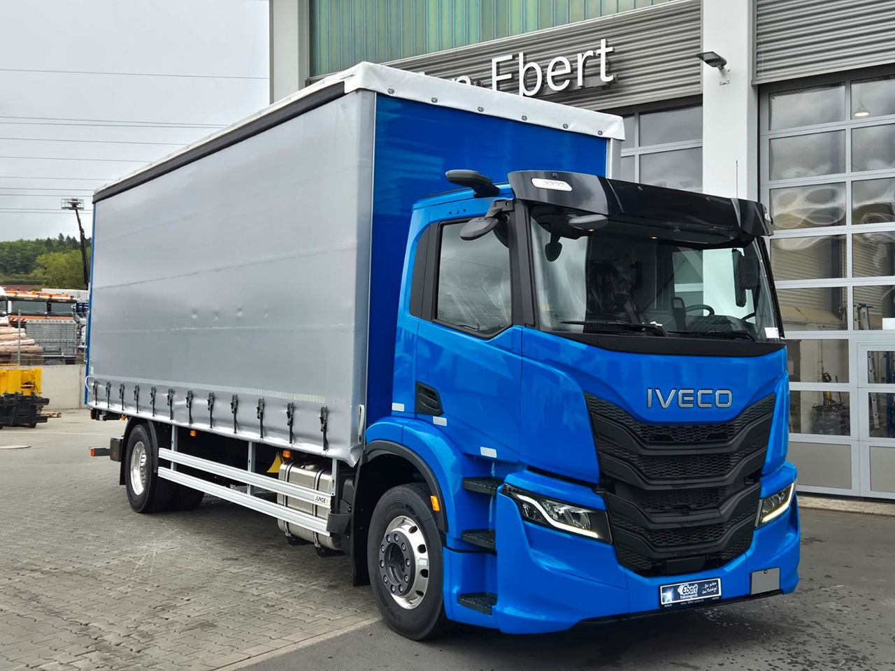 Iveco S-Way AD190S40/P Curtainsider *MirrorCam*LBW* - Kamion sa ceradom: slika 3 Iveco S-Way AD190S40/P Curtainsider *MirrorCam*LBW* - Kamion sa ceradom: slika 3