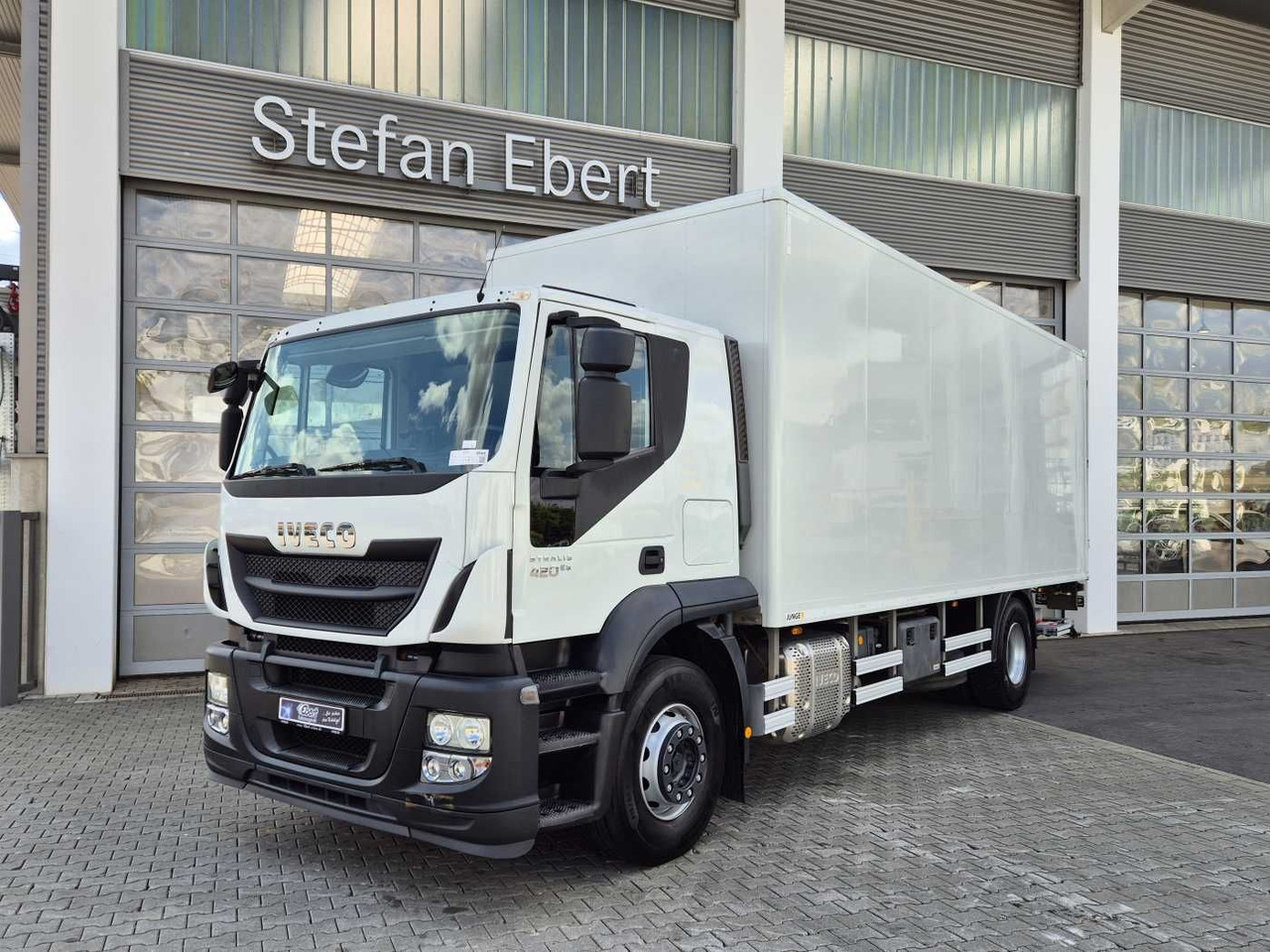 Iveco Stralis AT190S42/FP-D LBW Bär 1.500kg faltbar - Kamion sa zatvorenim sandukom: slika 2 Iveco Stralis AT190S42/FP-D LBW Bär 1.500kg faltbar - Kamion sa zatvorenim sandukom: slika 2