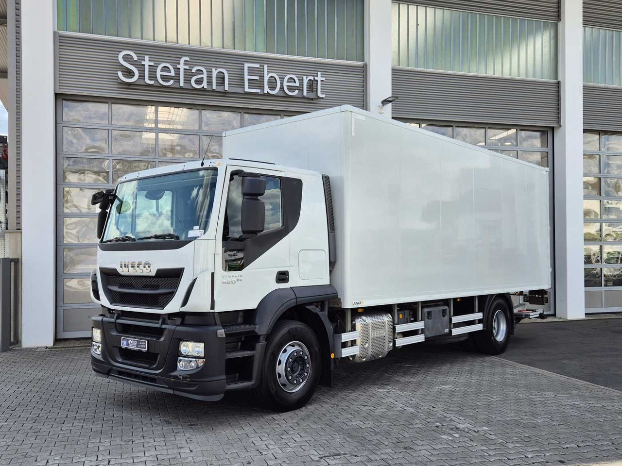Iveco Stralis AT190S42/FP-D LBW Bär 1.500kg faltbar - Kamion sa zatvorenim sandukom: slika 1 Iveco Stralis AT190S42/FP-D LBW Bär 1.500kg faltbar - Kamion sa zatvorenim sandukom: slika 1