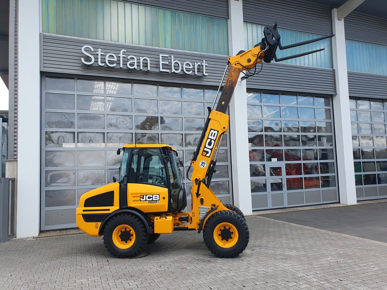 JCB TM 180 SV C / Neufahrzeug / Teleskop / Gabel - Utovarivač točkaš: slika 1 JCB TM 180 SV C / Neufahrzeug / Teleskop / Gabel - Utovarivač točkaš: slika 1