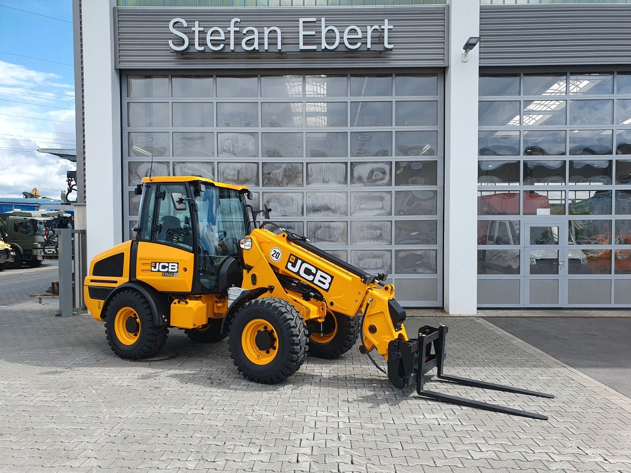 JCB TM 180 SV C / Neufahrzeug / Teleskop / Gabel - Utovarivač točkaš: slika 2 JCB TM 180 SV C / Neufahrzeug / Teleskop / Gabel - Utovarivač točkaš: slika 2