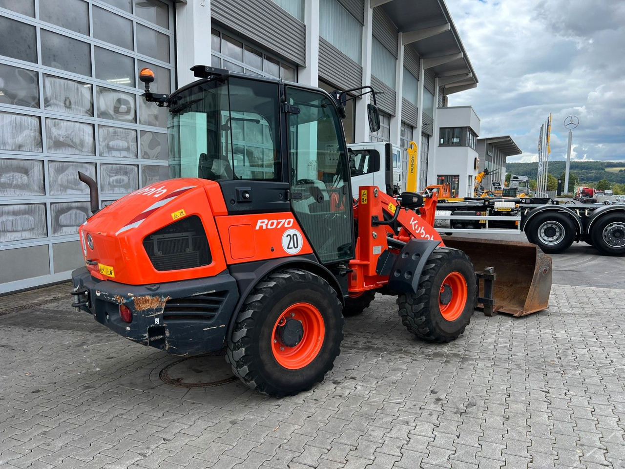 Kubota R070 / Gabel & Schaufel / nur 1.869h! - Utovarivač točkaš: slika 3 Kubota R070 / Gabel & Schaufel / nur 1.869h! - Utovarivač točkaš: slika 3