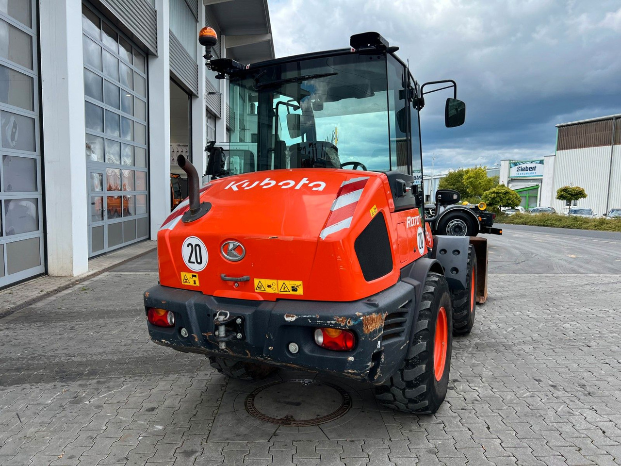 Kubota R070 / Gabel & Schaufel / nur 1.869h! - Utovarivač točkaš: slika 4 Kubota R070 / Gabel & Schaufel / nur 1.869h! - Utovarivač točkaš: slika 4