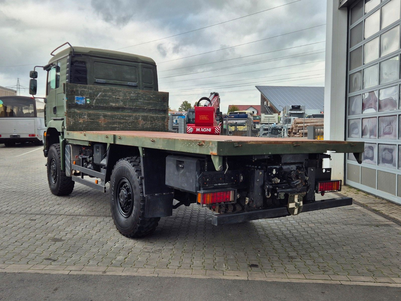 Kamion sa tovarnim sandukom MAN TGA 18.360 4x4 BB Pritsche Single Bereifung: slika 7