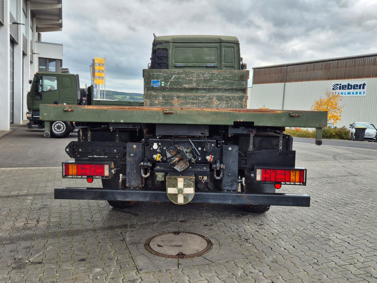 Kamion sa tovarnim sandukom MAN TGA 18.360 4x4 BB Pritsche Single Bereifung: slika 8