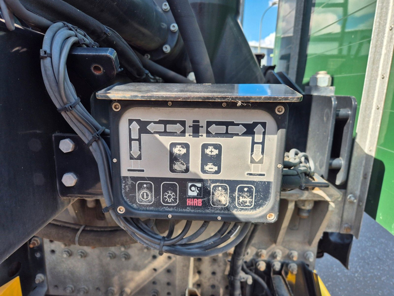 Kamion sa tovarnim sandukom MAN TGS 26.420 6x2-4 LL Hiab 177K PRO 2 Stück: slika 12 Kamion sa tovarnim sandukom MAN TGS 26.420 6x2-4 LL Hiab 177K PRO 2 Stück: slika 12