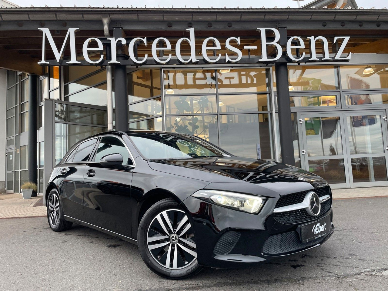 Mercedes-Benz A 200 d Progressive AHK+MBUX+R-Kamera+Distr - Limuzina: slika 1 Mercedes-Benz A 200 d Progressive AHK+MBUX+R-Kamera+Distr - Limuzina: slika 1