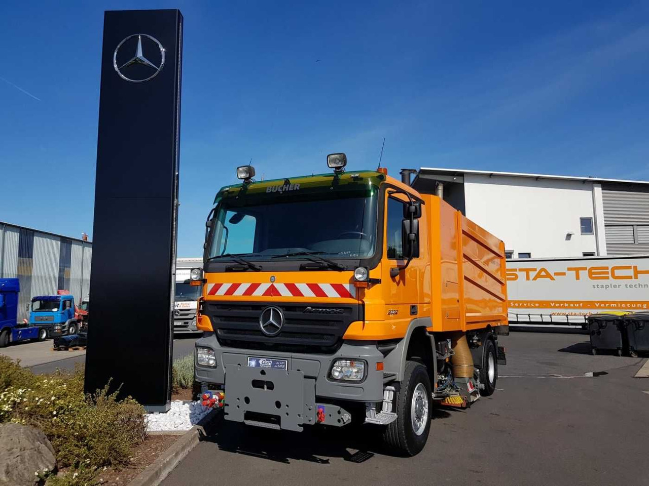 Mercedes-Benz Actros 2032 A 4x4 Bucher STKF 9500 Airport - Autočistilica: slika 1 Mercedes-Benz Actros 2032 A 4x4 Bucher STKF 9500 Airport - Autočistilica: slika 1