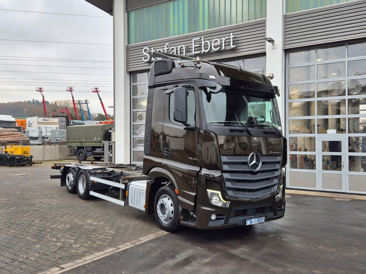 Mercedes-Benz Actros 2543 LnR 6x2 Retarder - Kamion za prevoz kontejnera/ Kamion sa promenjivim sandukom: slika 4 Mercedes-Benz Actros 2543 LnR 6x2 Retarder - Kamion za prevoz kontejnera/ Kamion sa promenjivim sandukom: slika 4