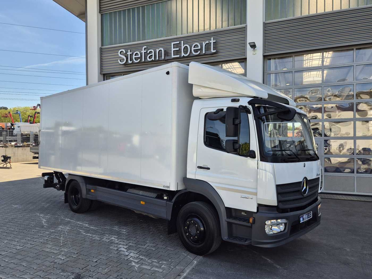 Mercedes-Benz Atego 1524 L Klima Standheizung LBW 1.500kg - Kamion sa zatvorenim sandukom: slika 2 Mercedes-Benz Atego 1524 L Klima Standheizung LBW 1.500kg - Kamion sa zatvorenim sandukom: slika 2