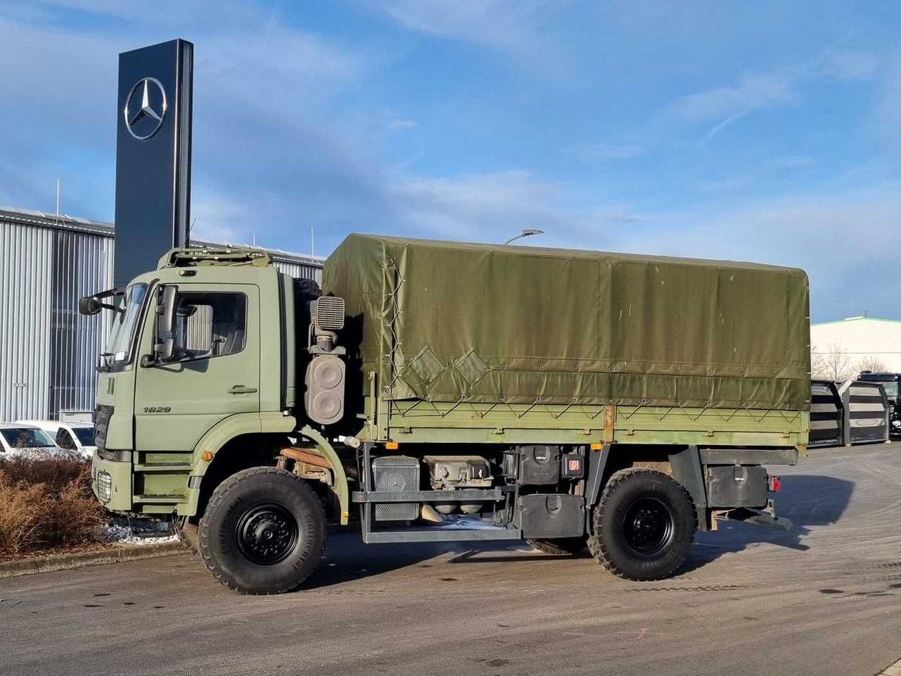 Mercedes-Benz Axor 1829 A 4x4 Pritsche/Plane 10 Stück - Kamion sa ceradom: slika 5 Mercedes-Benz Axor 1829 A 4x4 Pritsche/Plane 10 Stück - Kamion sa ceradom: slika 5