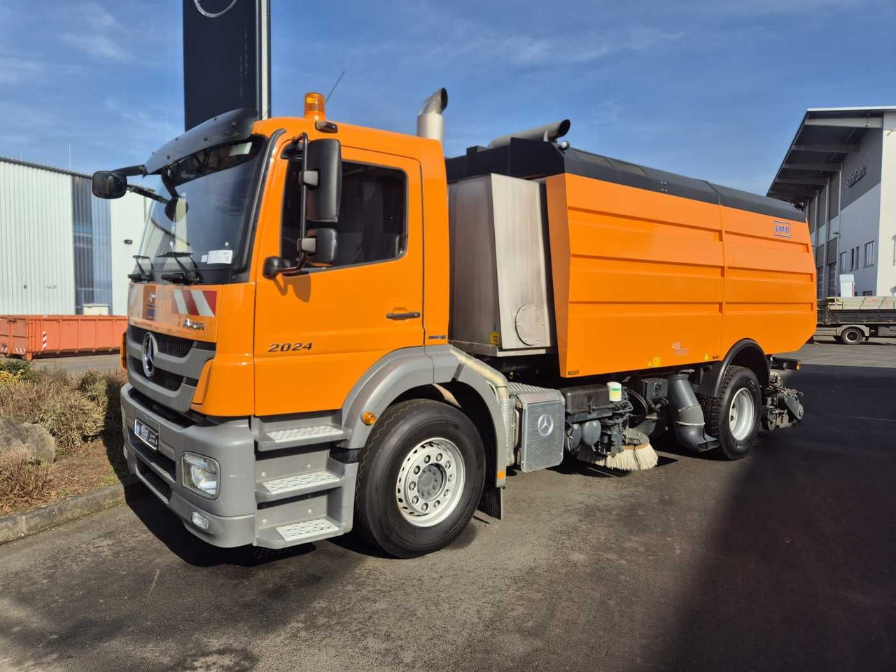 Mercedes-Benz Axor 2024 L Schmidt Airportsweeper AS 990 - Autočistilica: slika 3 Mercedes-Benz Axor 2024 L Schmidt Airportsweeper AS 990 - Autočistilica: slika 3