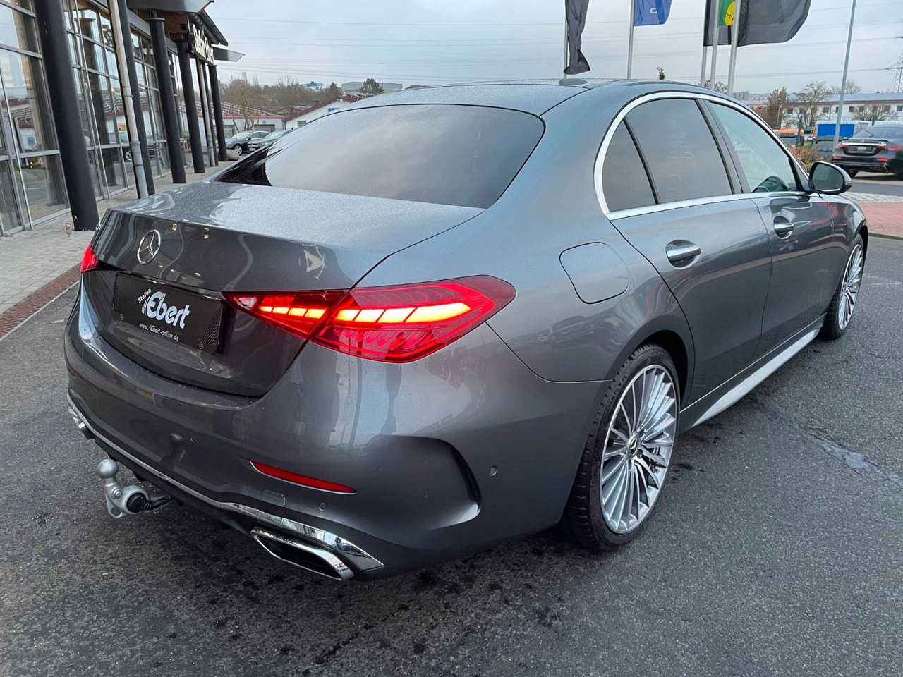 Mercedes-Benz C 200 AMG AHK+Memory+R-Kamera+Distr+Ambiente+Key - Limuzina: slika 4 Mercedes-Benz C 200 AMG AHK+Memory+R-Kamera+Distr+Ambiente+Key - Limuzina: slika 4