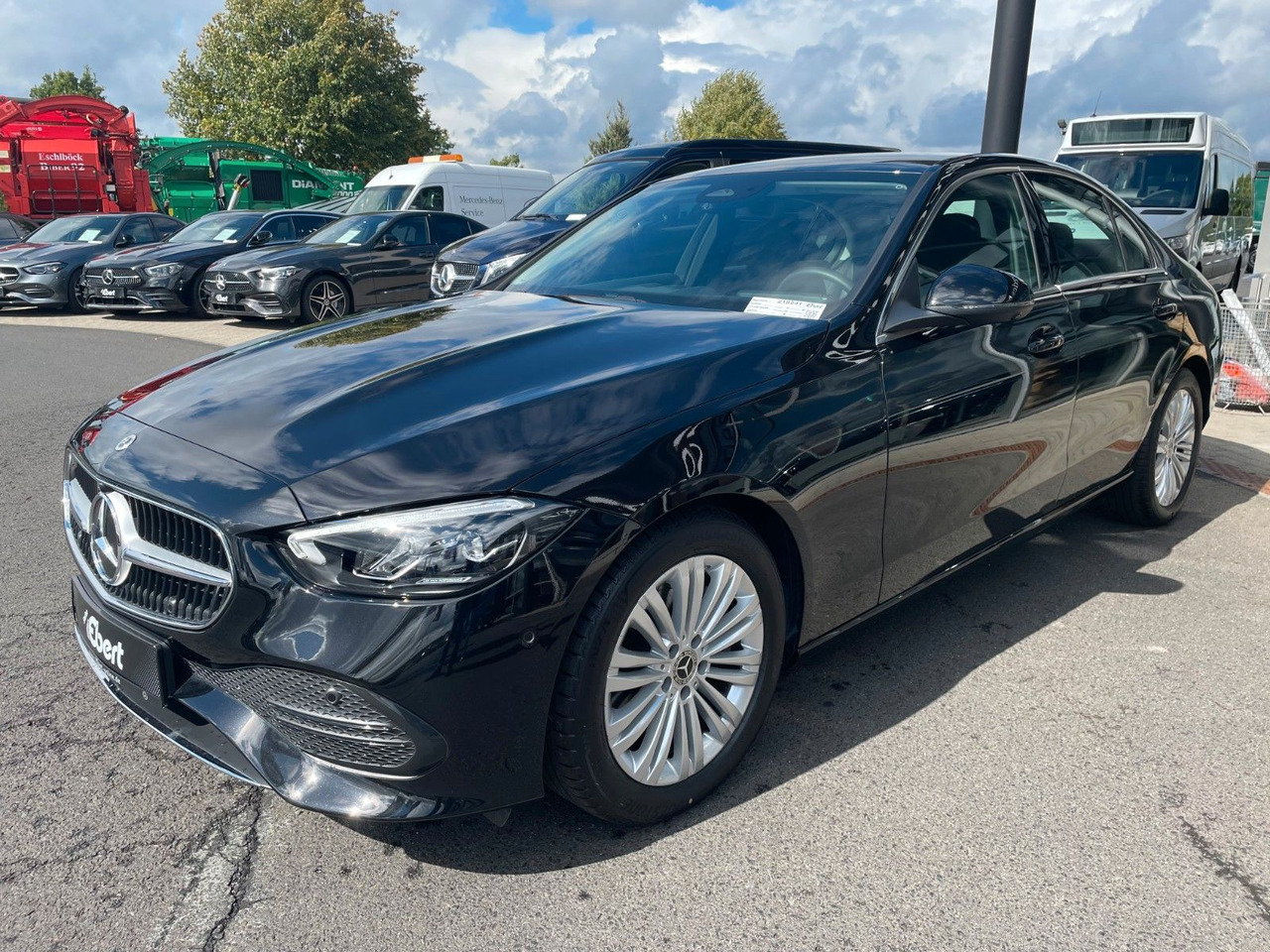 Mercedes-Benz C 200 d AVANTGARDE 360°+TOTW+Carplay+Ambiente - Limuzina: slika 2 Mercedes-Benz C 200 d AVANTGARDE 360°+TOTW+Carplay+Ambiente - Limuzina: slika 2