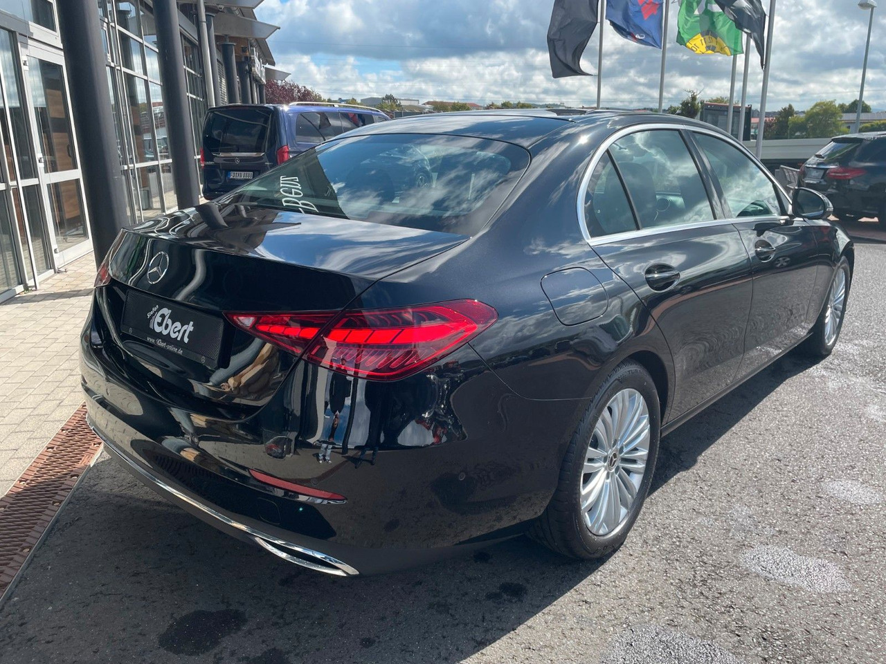 Mercedes-Benz C 200 d AVANTGARDE 360°+TOTW+Carplay+Ambiente - Limuzina: slika 4 Mercedes-Benz C 200 d AVANTGARDE 360°+TOTW+Carplay+Ambiente - Limuzina: slika 4