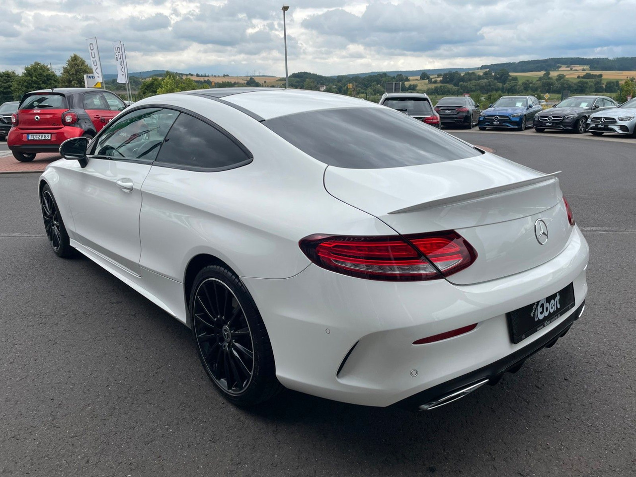 Mercedes-Benz C 220 d Coupe AMG+Pano+R-Kamera+Night+Carplay - Coupe: slika 3 Mercedes-Benz C 220 d Coupe AMG+Pano+R-Kamera+Night+Carplay - Coupe: slika 3