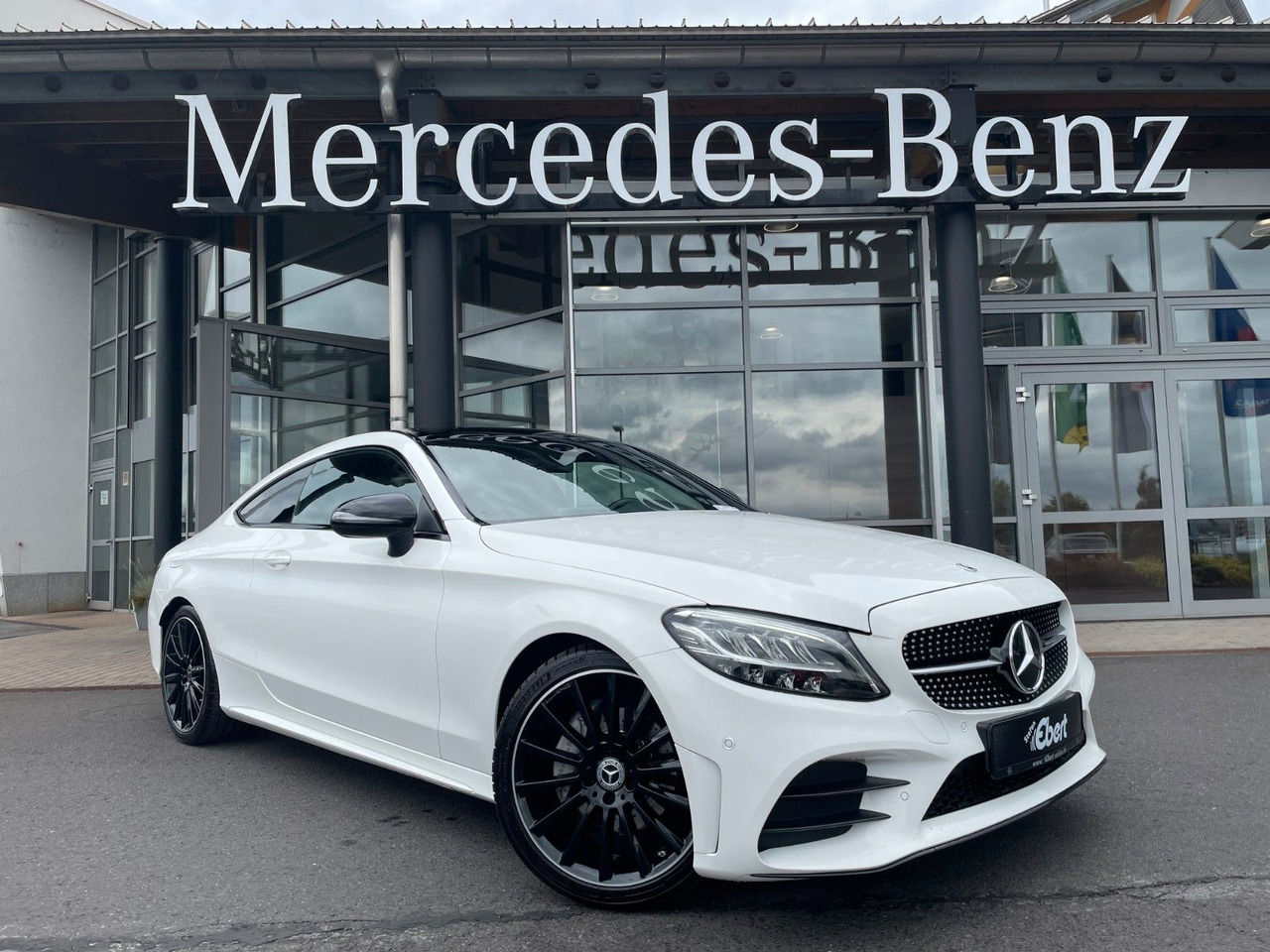 Mercedes-Benz C 220 d Coupe AMG+Pano+R-Kamera+Night+Carplay - Coupe: slika 1 Mercedes-Benz C 220 d Coupe AMG+Pano+R-Kamera+Night+Carplay - Coupe: slika 1
