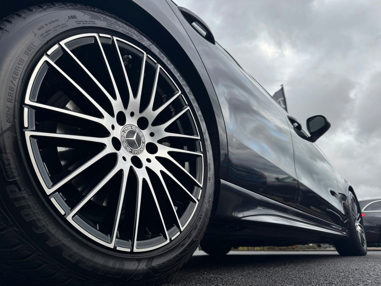 Mercedes-Benz C 300d AMG+AHK+RFK+Ambiente+Night+SportfahrW - Limuzina: slika 5 Mercedes-Benz C 300d AMG+AHK+RFK+Ambiente+Night+SportfahrW - Limuzina: slika 5