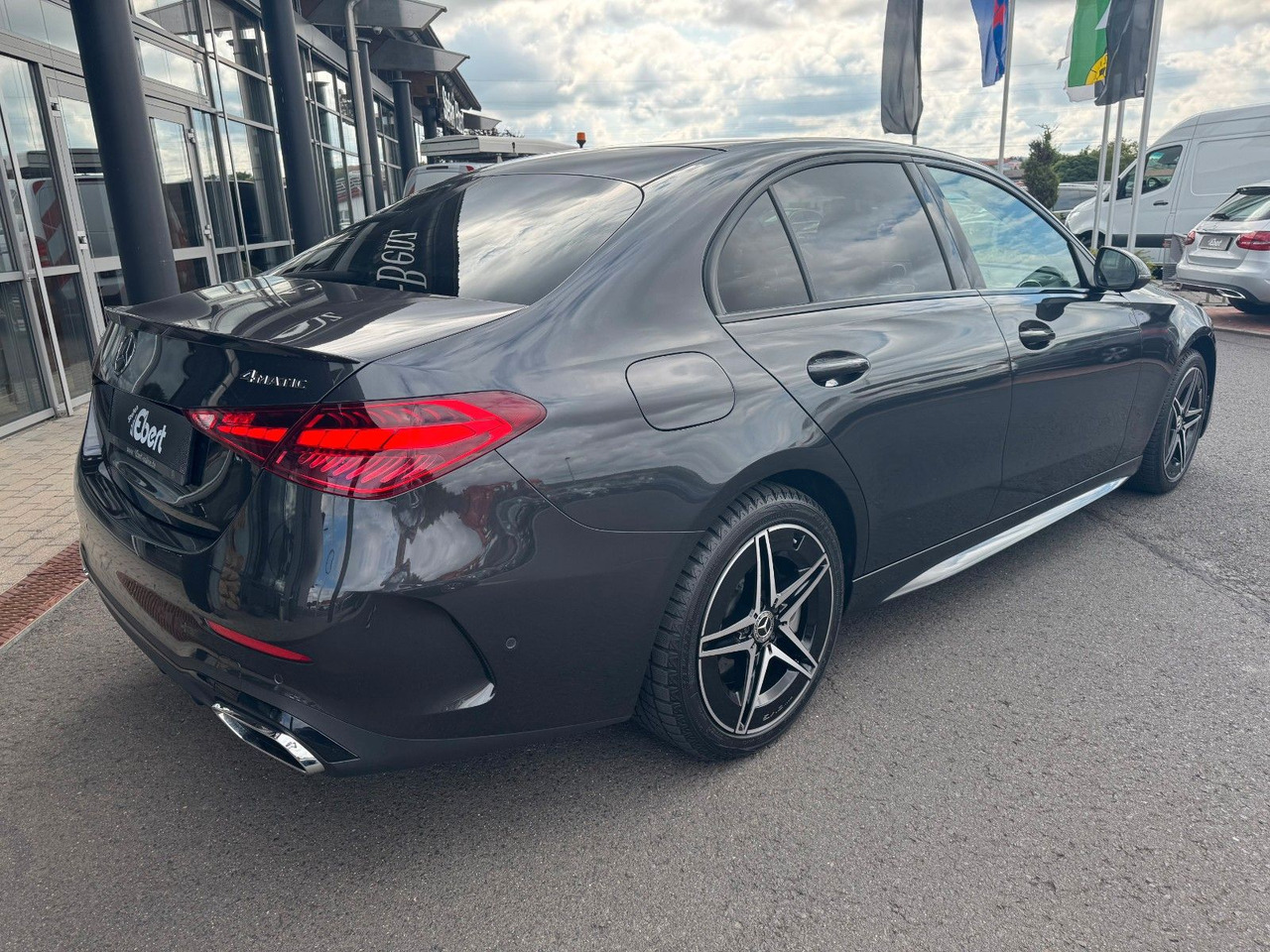 Mercedes-Benz C 400e 4M AMG+HUD+RFK+TotW+Ambiente+Night - Limuzina: slika 5 Mercedes-Benz C 400e 4M AMG+HUD+RFK+TotW+Ambiente+Night - Limuzina: slika 5