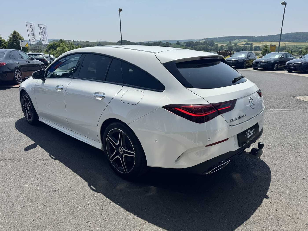 Mercedes-Benz CLA 220d Shooting Brake AMG+Pano+Distr+AHK+uvm. - Automobil: slika 3 Mercedes-Benz CLA 220d Shooting Brake AMG+Pano+Distr+AHK+uvm. - Automobil: slika 3