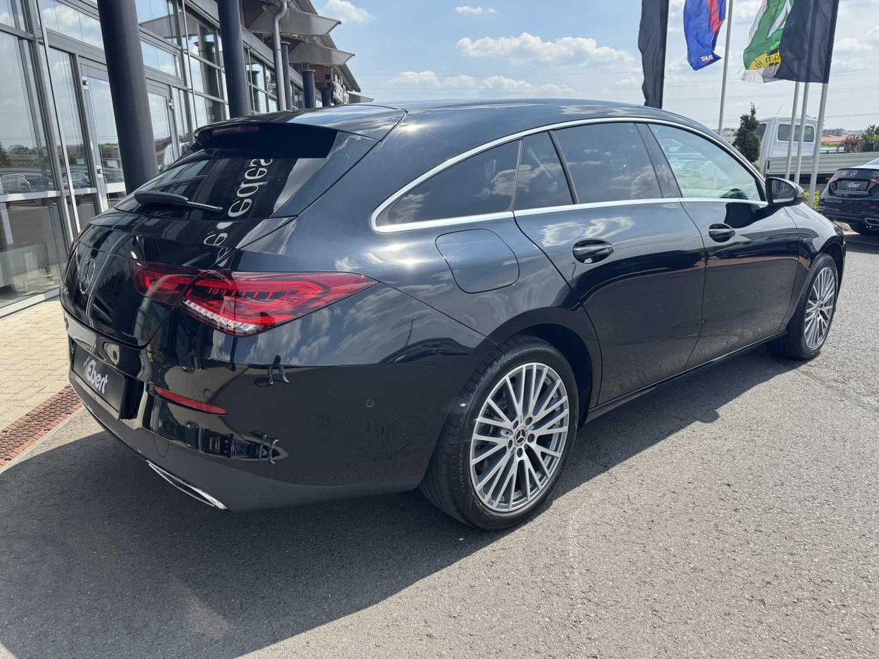 Mercedes-Benz CLA 250e Shooting Brake DistrPlus+RFK+Augment+LE - Automobil: slika 4 Mercedes-Benz CLA 250e Shooting Brake DistrPlus+RFK+Augment+LE - Automobil: slika 4