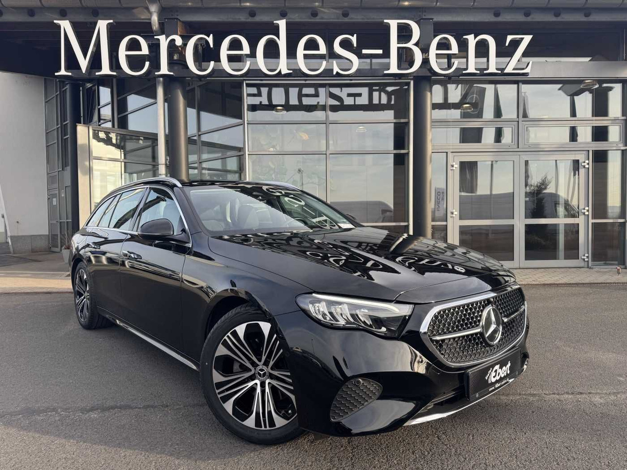 Mercedes-Benz E 200 T AVANTGARDE+DistrPlus+Pano+ AHK+Ambiente - Automobil: slika 1 Mercedes-Benz E 200 T AVANTGARDE+DistrPlus+Pano+ AHK+Ambiente - Automobil: slika 1