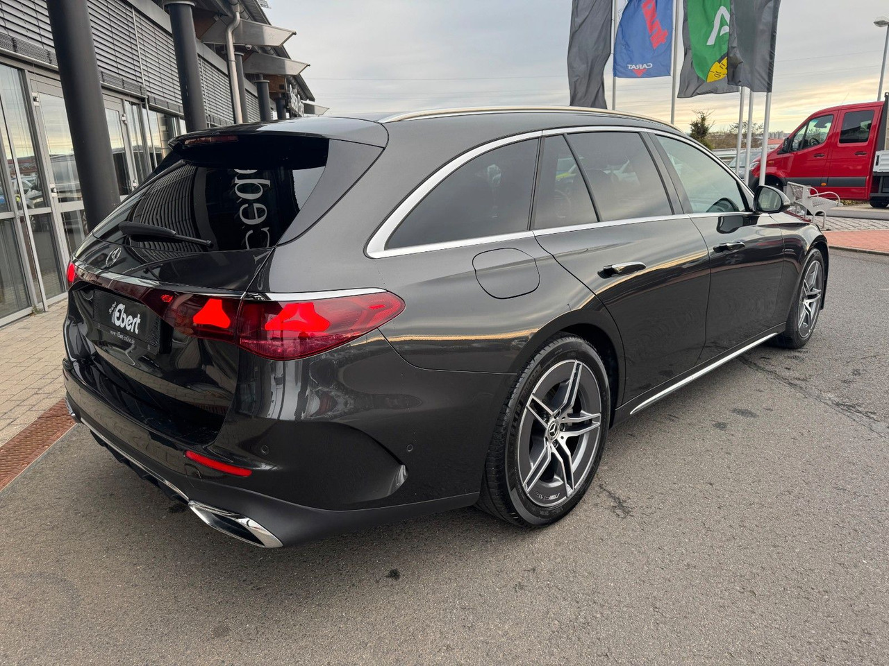 Mercedes-Benz E 220d T AMG+Hyperscreen+Leder+AHK+DistrPro+STH - Karavan: slika 5 Mercedes-Benz E 220d T AMG+Hyperscreen+Leder+AHK+DistrPro+STH - Karavan: slika 5