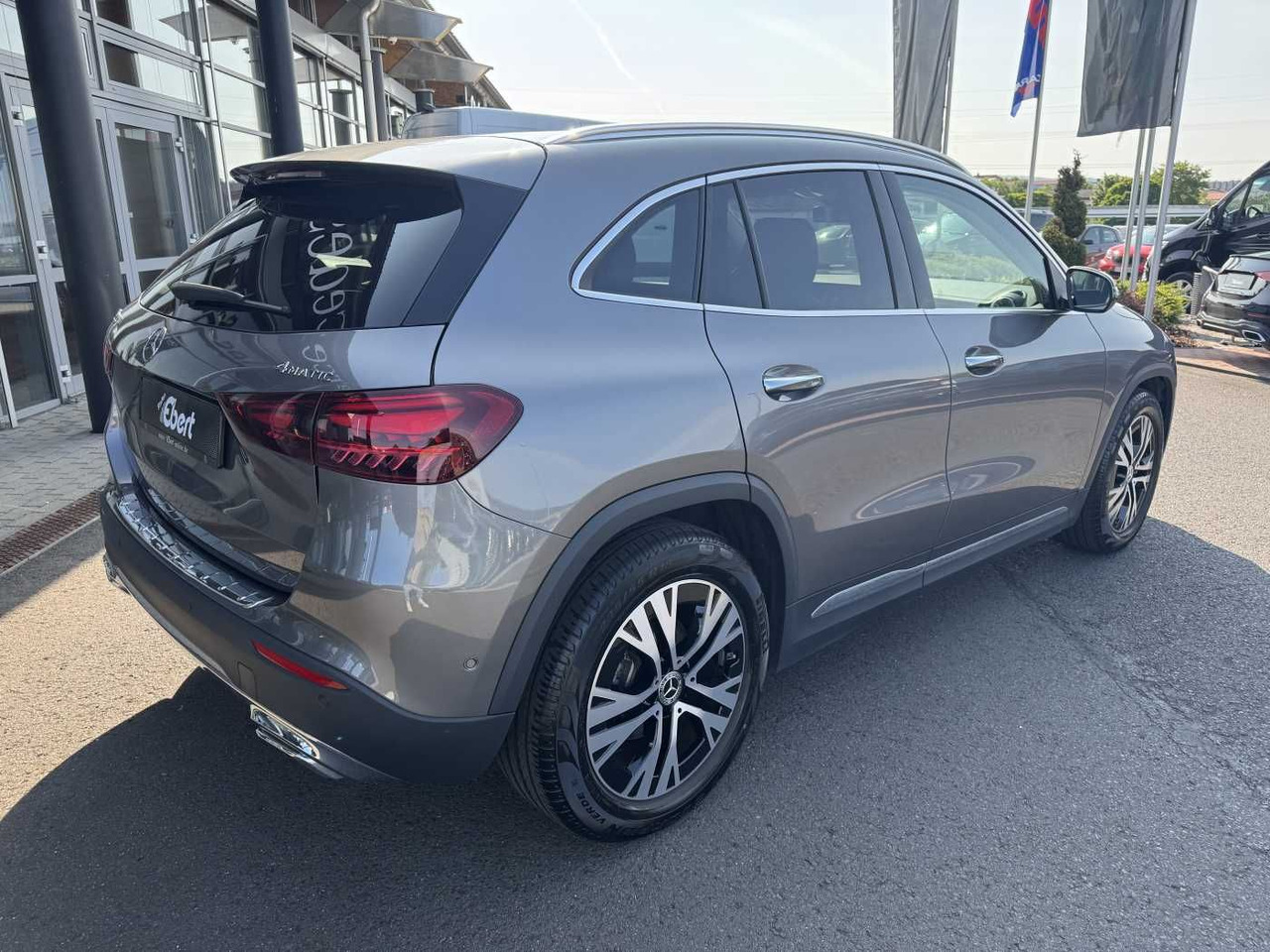 Mercedes-Benz GLA 200d 4M Progressive+Distr+Ambiente+Offroad - SUV: slika 4 Mercedes-Benz GLA 200d 4M Progressive+Distr+Ambiente+Offroad - SUV: slika 4
