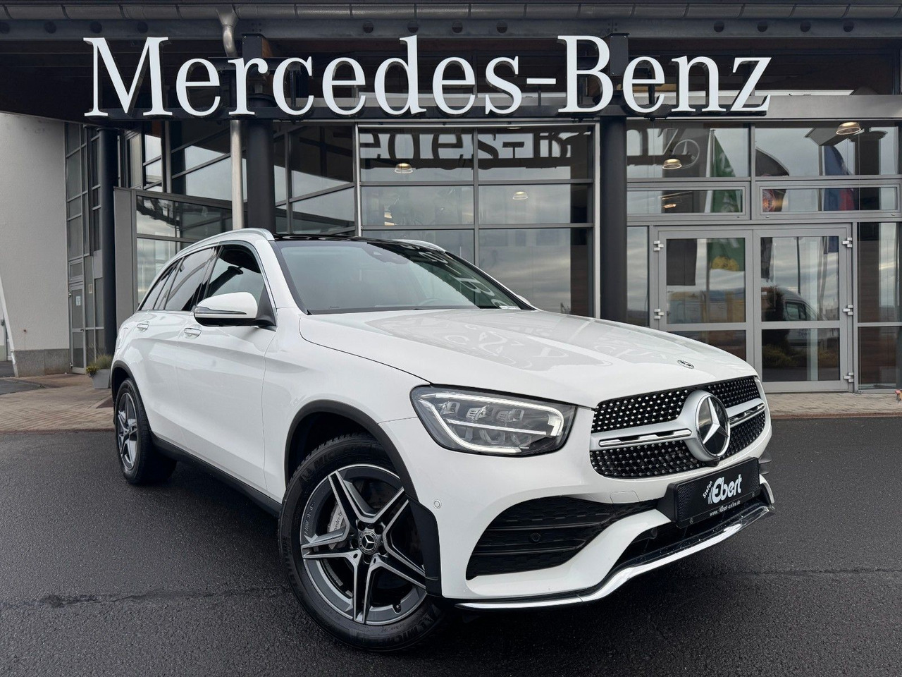 Mercedes-Benz GLC 200 4M AMG+Pano+Distr+StandH+AHK+360+HUD - SUV: slika 1 Mercedes-Benz GLC 200 4M AMG+Pano+Distr+StandH+AHK+360+HUD - SUV: slika 1