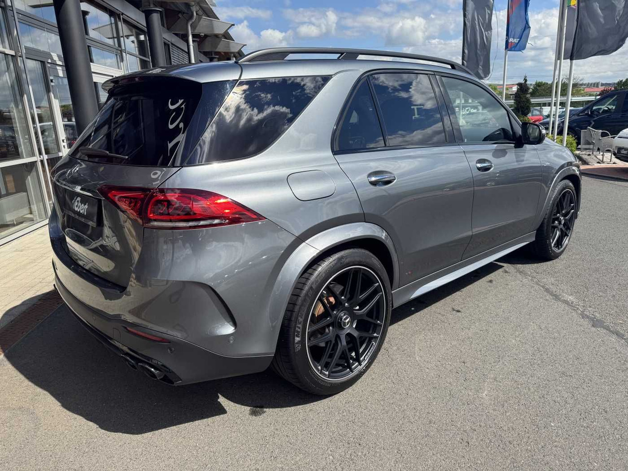 Mercedes-Benz GLE 53 AMG+Pano+Distr+ABC+Burm+StandH+HUD+ 360 - SUV: slika 4 Mercedes-Benz GLE 53 AMG+Pano+Distr+ABC+Burm+StandH+HUD+ 360 - SUV: slika 4