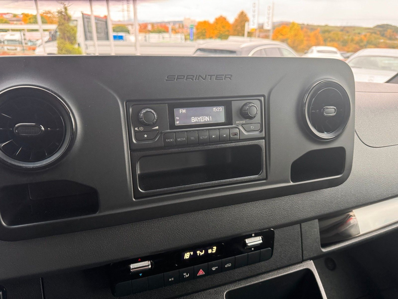 Dostavno vozilo sa ceradom, Dostavno vozilo sa duplom kabinom Mercedes-Benz Sprinter 215 CDI DoKa 9G Klima AHK SHZ: slika 9 Dostavno vozilo sa ceradom, Dostavno vozilo sa duplom kabinom Mercedes-Benz Sprinter 215 CDI DoKa 9G Klima AHK SHZ: slika 9