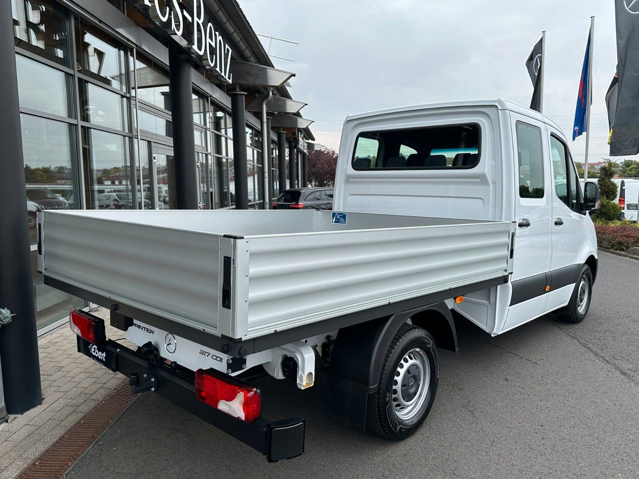 Mercedes-Benz Sprinter 317 CDI 3665 9G DoKa AHK Klima - Dostavno vozilo s ravnom platformom, Dostavno vozilo sa duplom kabinom: slika 4 Mercedes-Benz Sprinter 317 CDI 3665 9G DoKa AHK Klima - Dostavno vozilo s ravnom platformom, Dostavno vozilo sa duplom kabinom: slika 4
