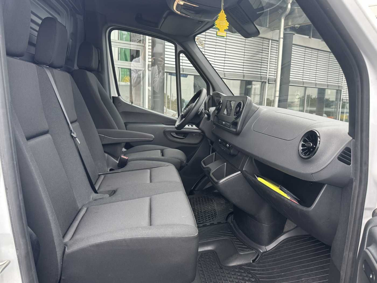Furgon Mercedes-Benz Sprinter 317 CDI 3665 9G Klima 360 MBUX SHZ: slika 10