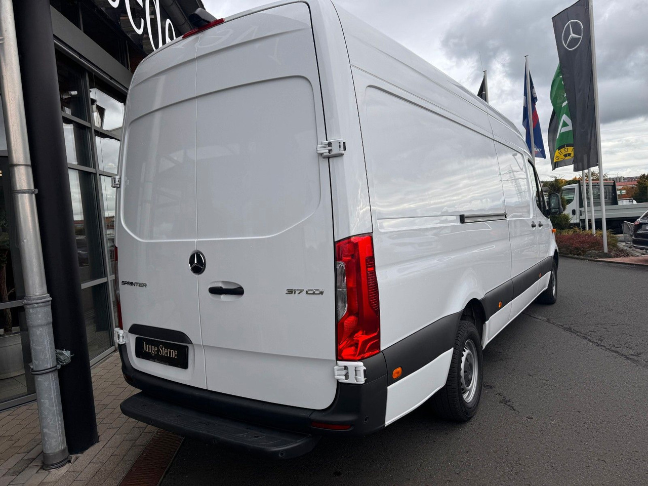 Mercedes-Benz Sprinter 317 CDI 4325 Klima 360 Schwing SHZ - Furgon: slika 4 Mercedes-Benz Sprinter 317 CDI 4325 Klima 360 Schwing SHZ - Furgon: slika 4