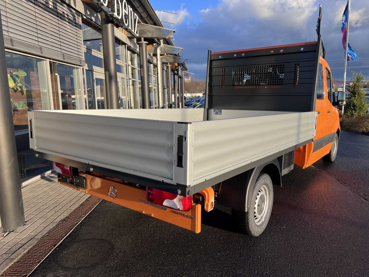 Mercedes-Benz Sprinter 317 CDI DoKa 4325 Klima MBUX Stdheiz - Dostavno vozilo s ravnom platformom, Dostavno vozilo sa duplom kabinom: slika 4 Mercedes-Benz Sprinter 317 CDI DoKa 4325 Klima MBUX Stdheiz - Dostavno vozilo s ravnom platformom, Dostavno vozilo sa duplom kabinom: slika 4