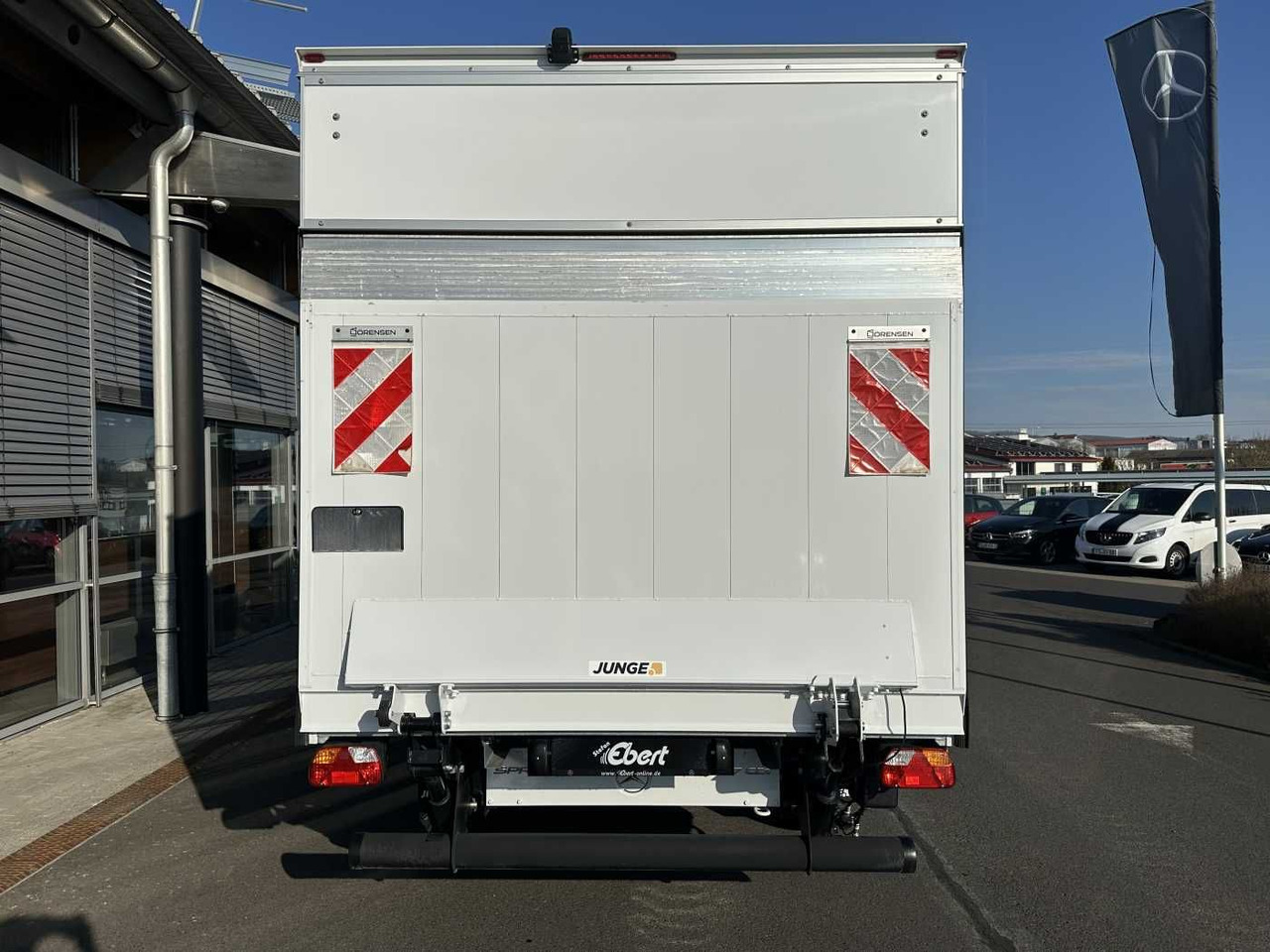 Mercedes-Benz Sprinter 317 CDI Koffer LBW Klima Kamera SHZ - Dostavno vozilo sa zatvorenim sandukom: slika 5 Mercedes-Benz Sprinter 317 CDI Koffer LBW Klima Kamera SHZ - Dostavno vozilo sa zatvorenim sandukom: slika 5